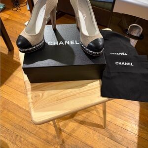 CHANEL Two-Tone Beige and Black Heels